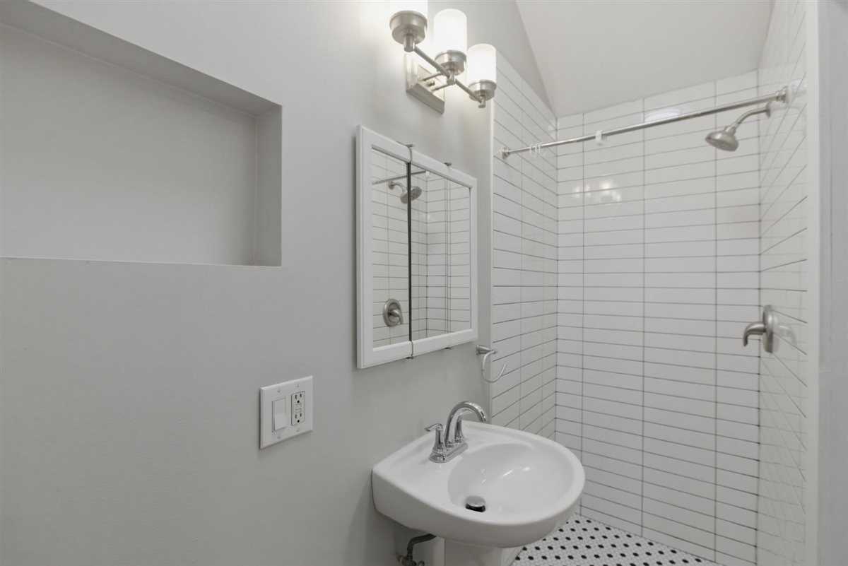 3653 N Nora Ave #1N - Photo 3 of 15