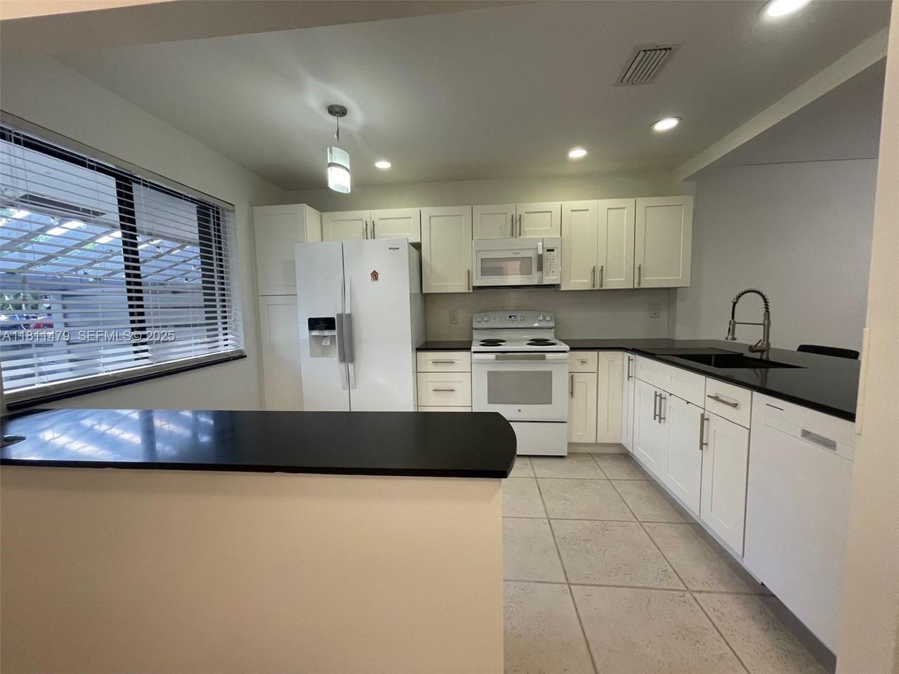 449 Lakeview Drive #2 - Photo 4 of 45