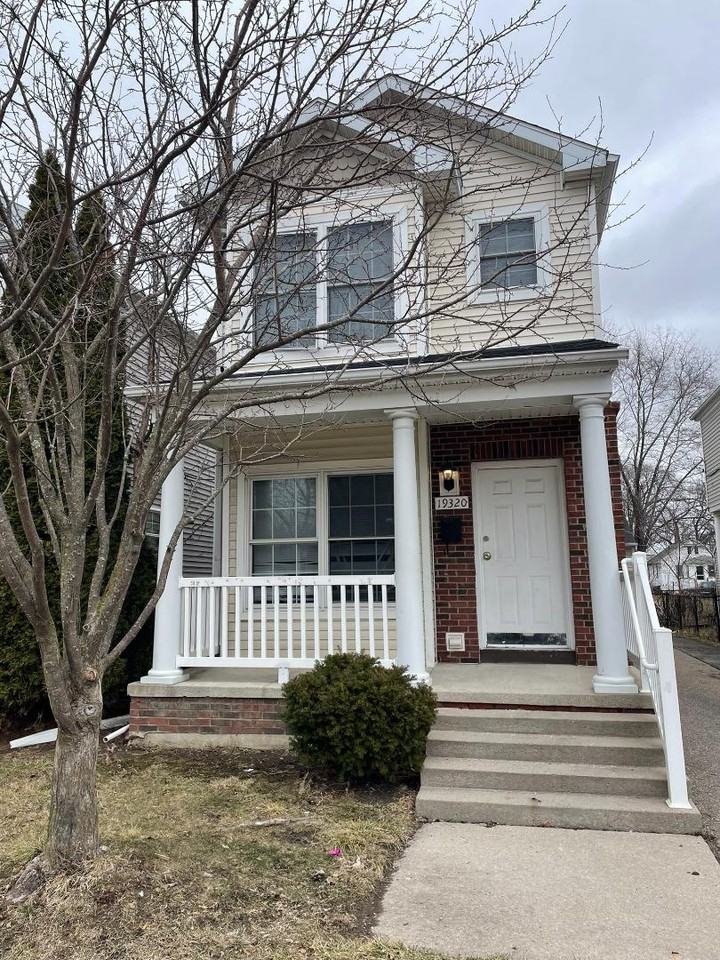 19320 Carman St - Photo 4 of 20