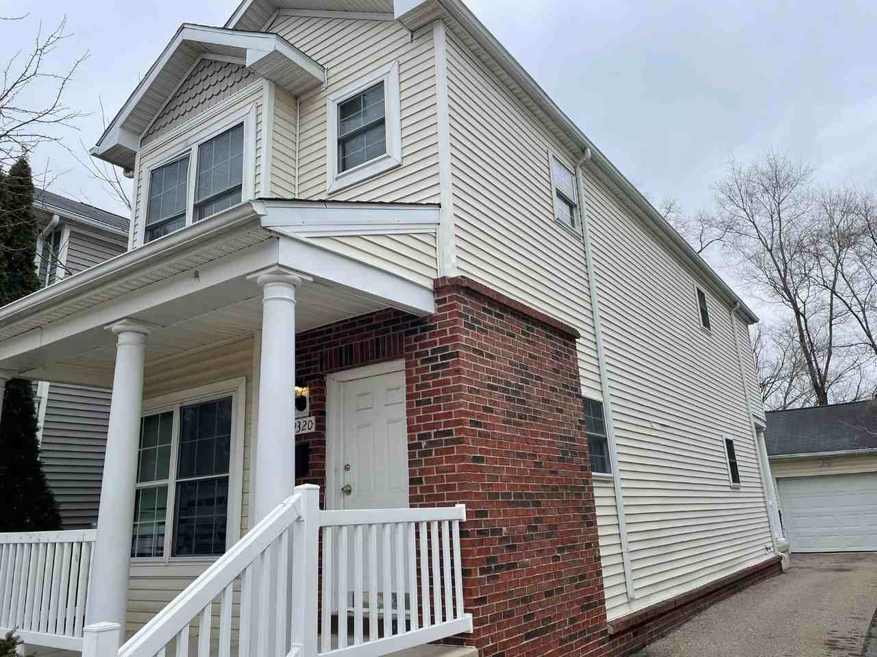 19320 Carman St - Photo 5 of 20