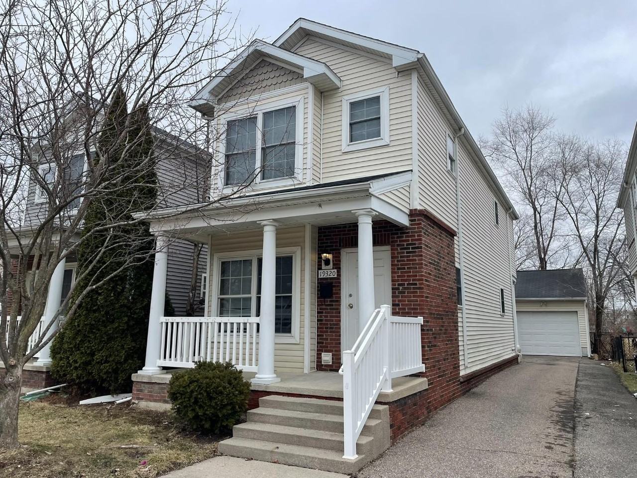 19320 Carman St - Photo 6 of 20