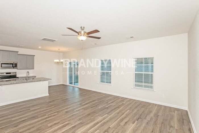 437 Stonyhurst Dr - Photo 4 of 39