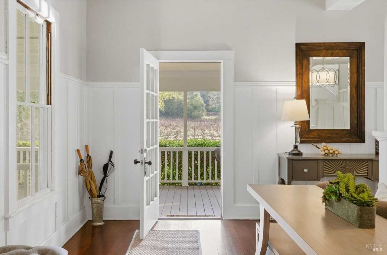 2850 Silverado Trl N - Photo 5 of 26