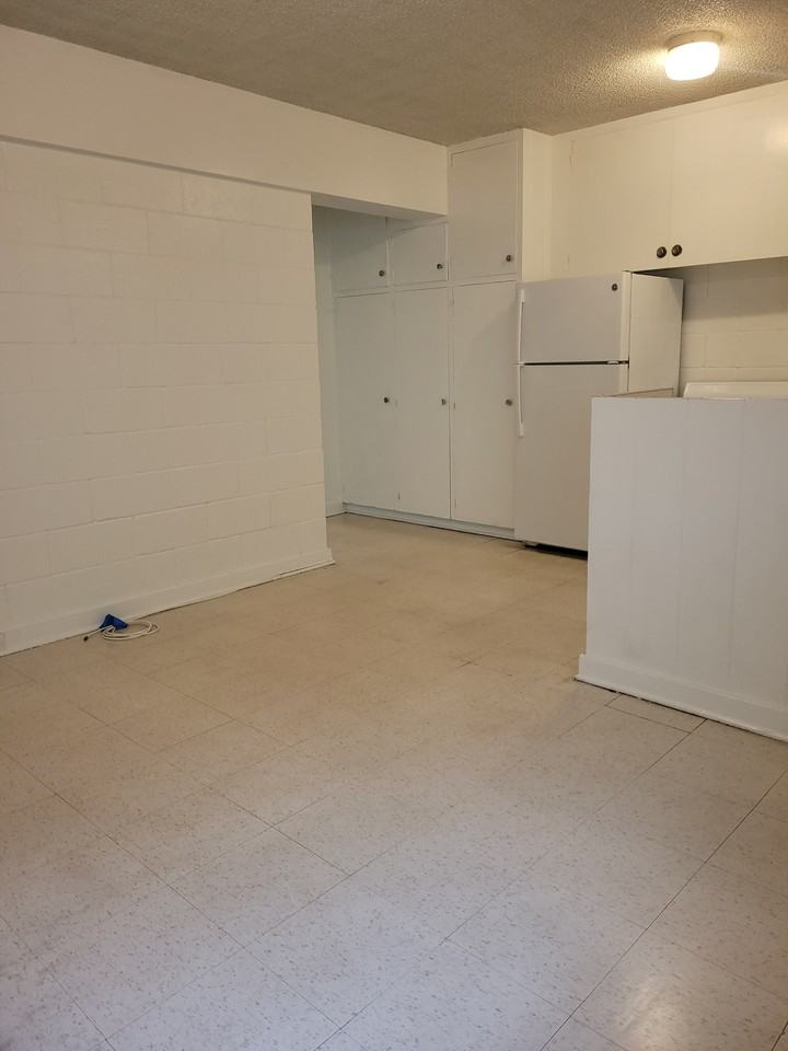 831 University Ave #1 - Photo 5 of 20