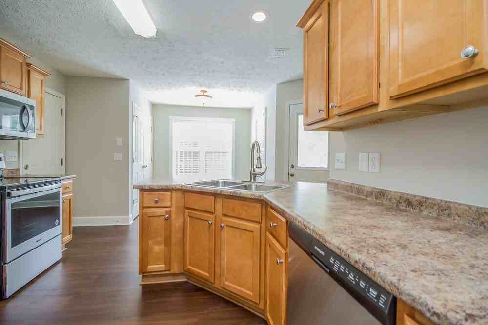 2745 Portside Ct - Photo 7 of 17