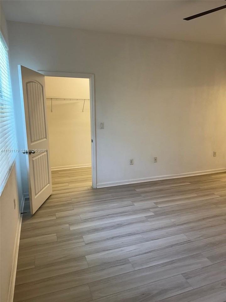 283 Southwest 7th Court #283 - Photo 6 of 26