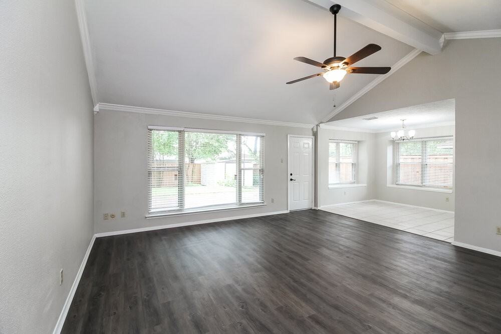 2310 Overbrook Dr - Photo 2 of 15