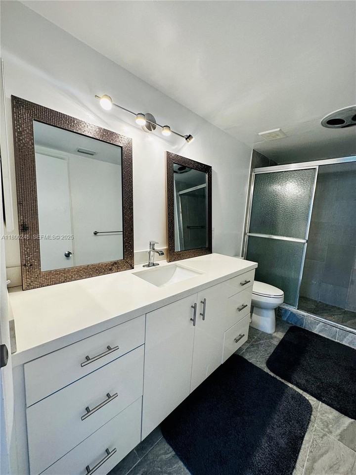 1501 South Ocean Drive #1202 - Photo 5 of 20