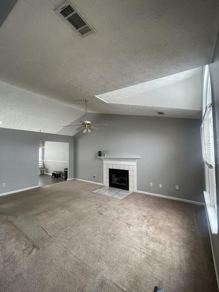 1212 Iron Lace Ct - Photo 3 of 5