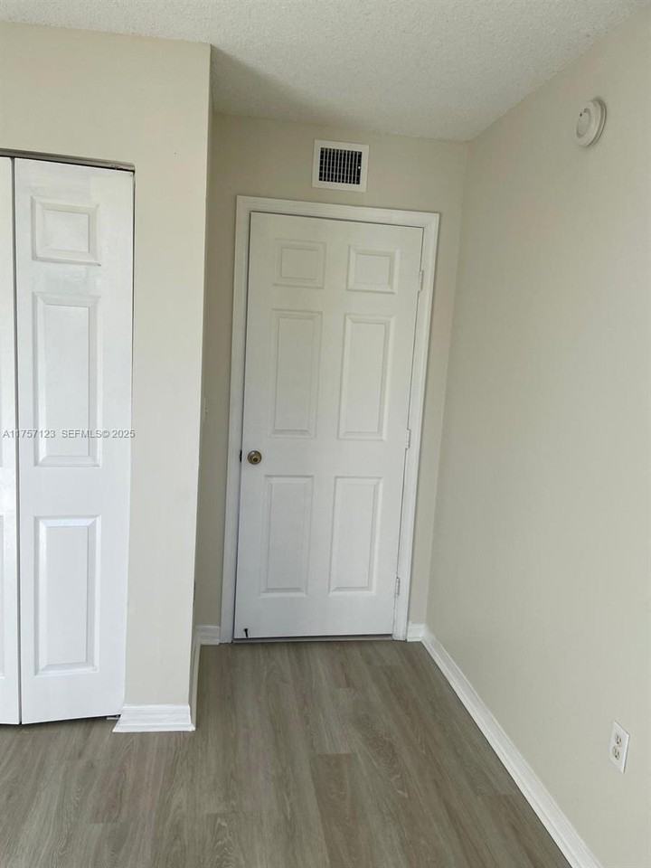620 Southwest 111th Avenue #202 - Photo 2 of 21