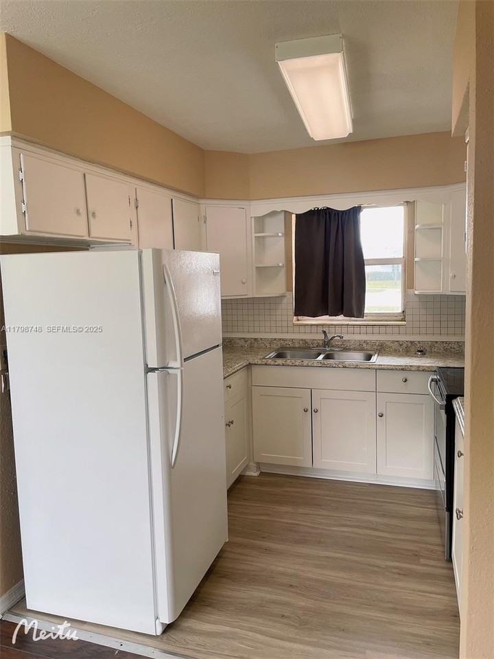 600 Northwest 38th Avenue - Photo 7 of 22