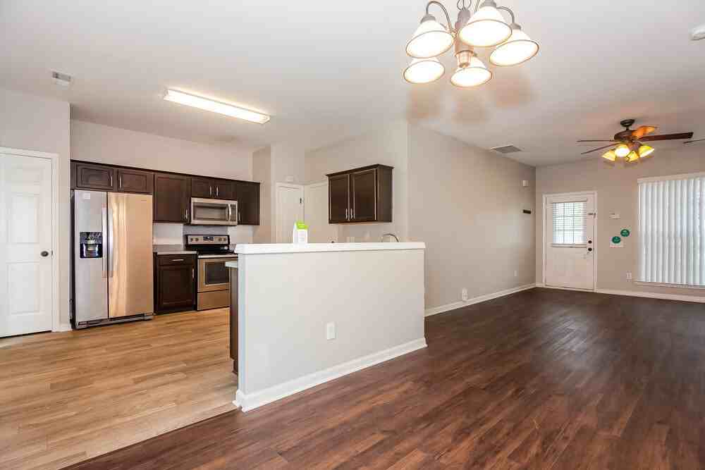 2728 Wingdale Dr - Photo 6 of 17