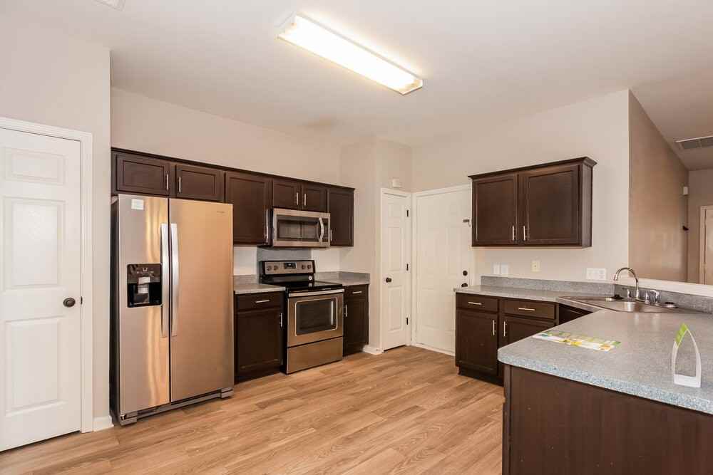 2728 Wingdale Dr - Photo 7 of 17