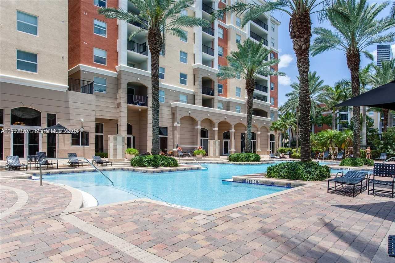 17145 North Bay Road #4409 - Photo 4 of 16