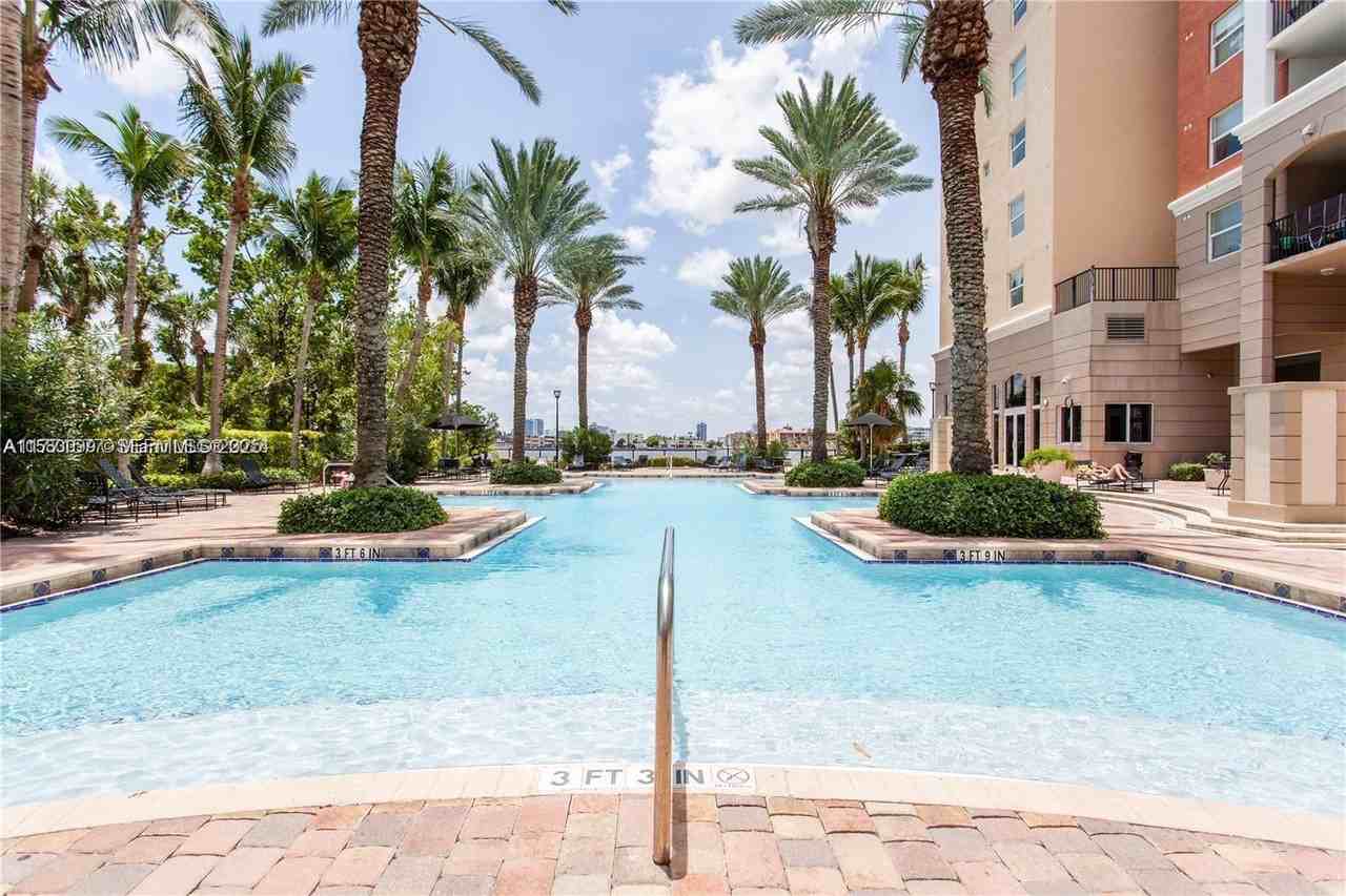 17145 North Bay Road #4409 - Photo 5 of 16