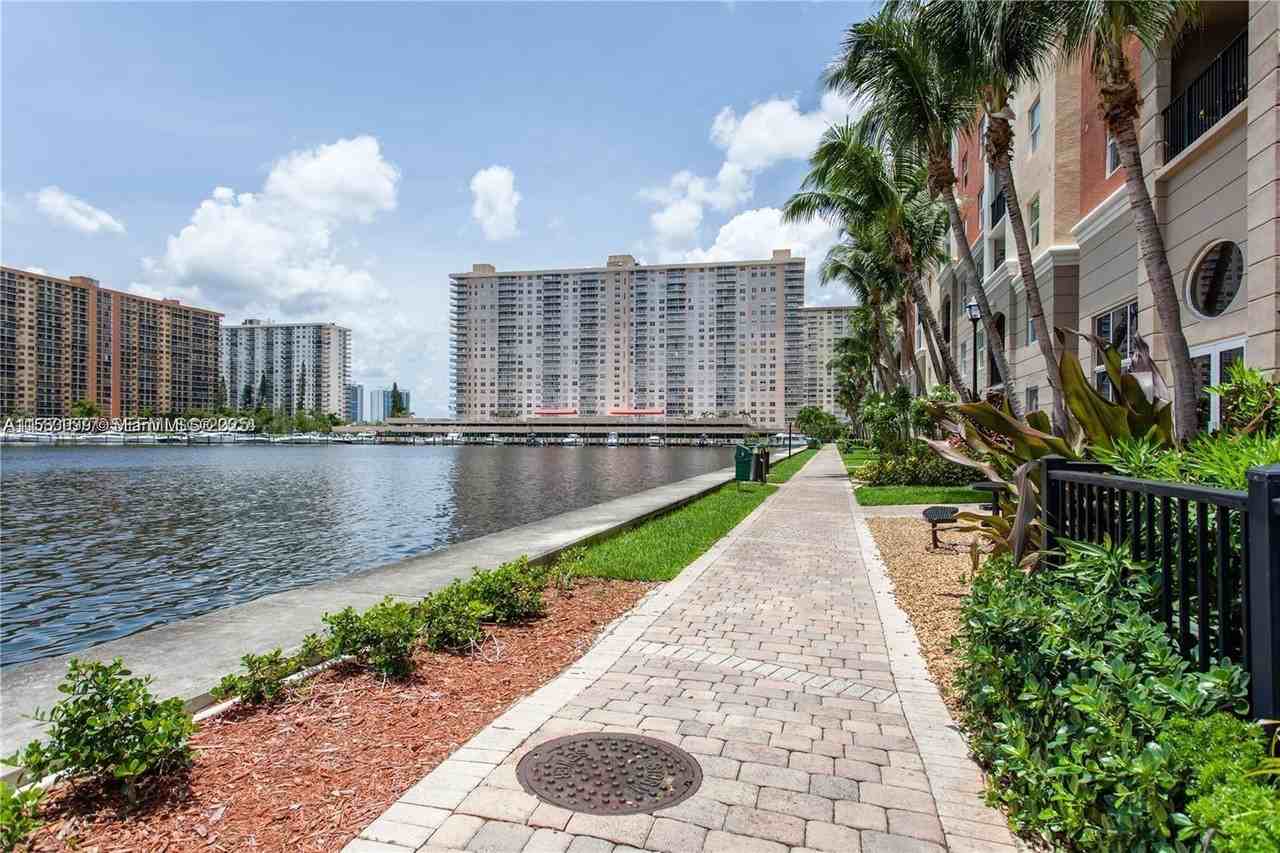 17145 North Bay Road #4409 - Photo 7 of 16