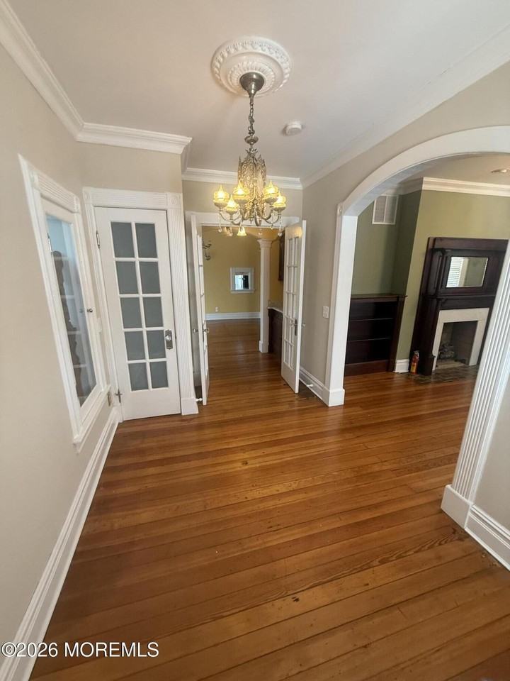 511 4th Ave - Photo 3 of 24