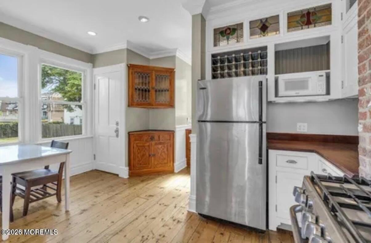 511 4th Ave - Photo 4 of 24