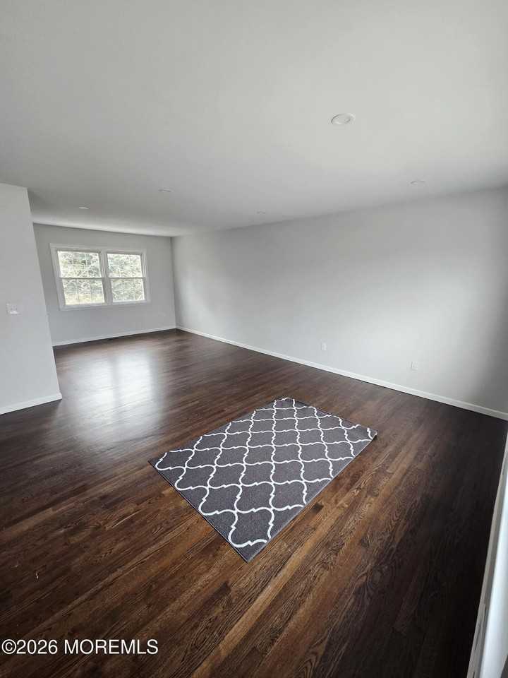 240 Mill Creek Dr - Photo 3 of 16