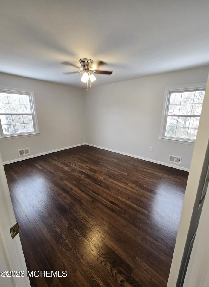 240 Mill Creek Dr - Photo 7 of 16