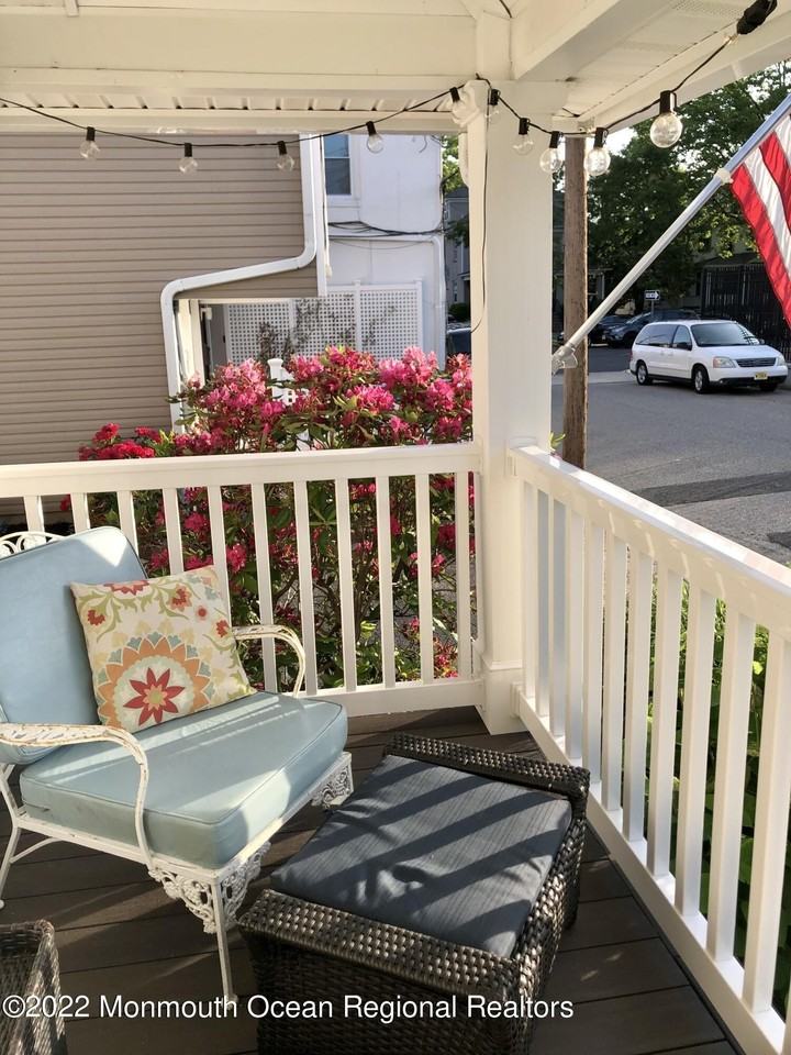 218 Marine Pl - Photo 3 of 32