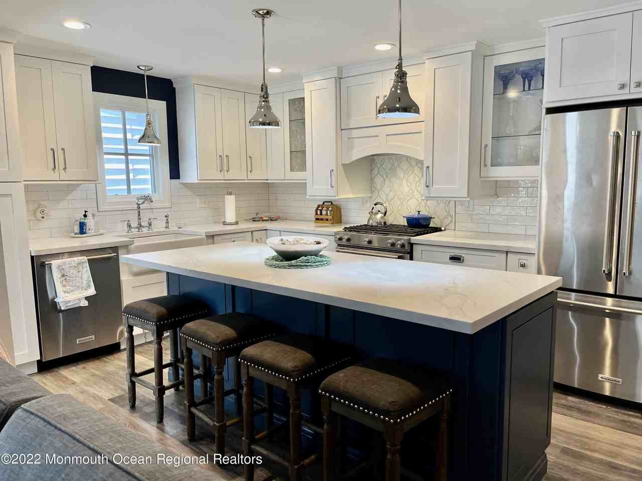 218 Marine Pl - Photo 4 of 32