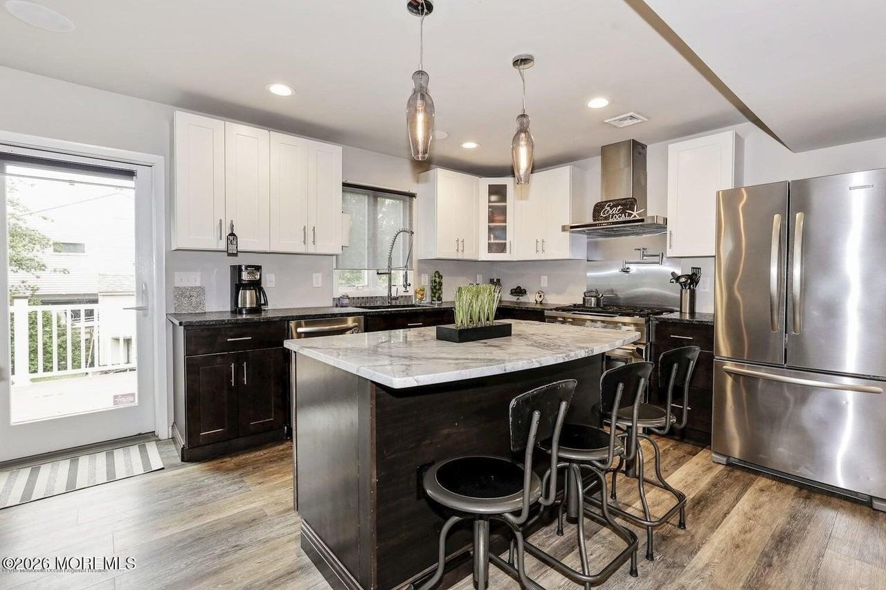 265 E Virginia Ave - Photo 3 of 14