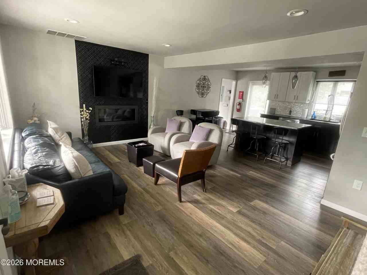 265 E Virginia Ave - Photo 4 of 14