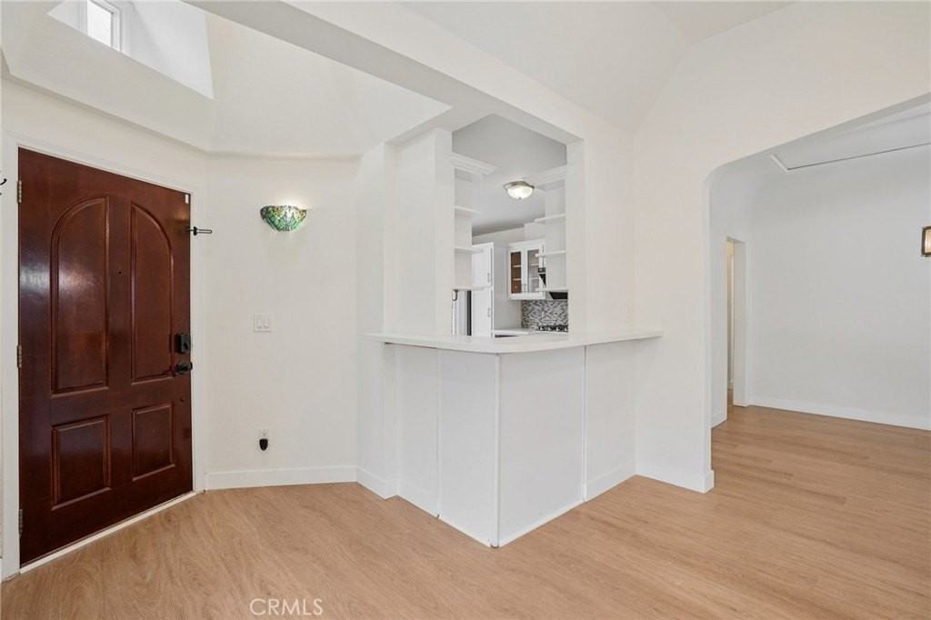 463 S Clark Dr - Photo 3 of 39