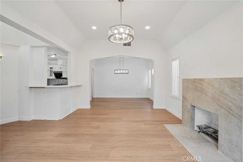 463 S Clark Dr - Photo 5 of 39