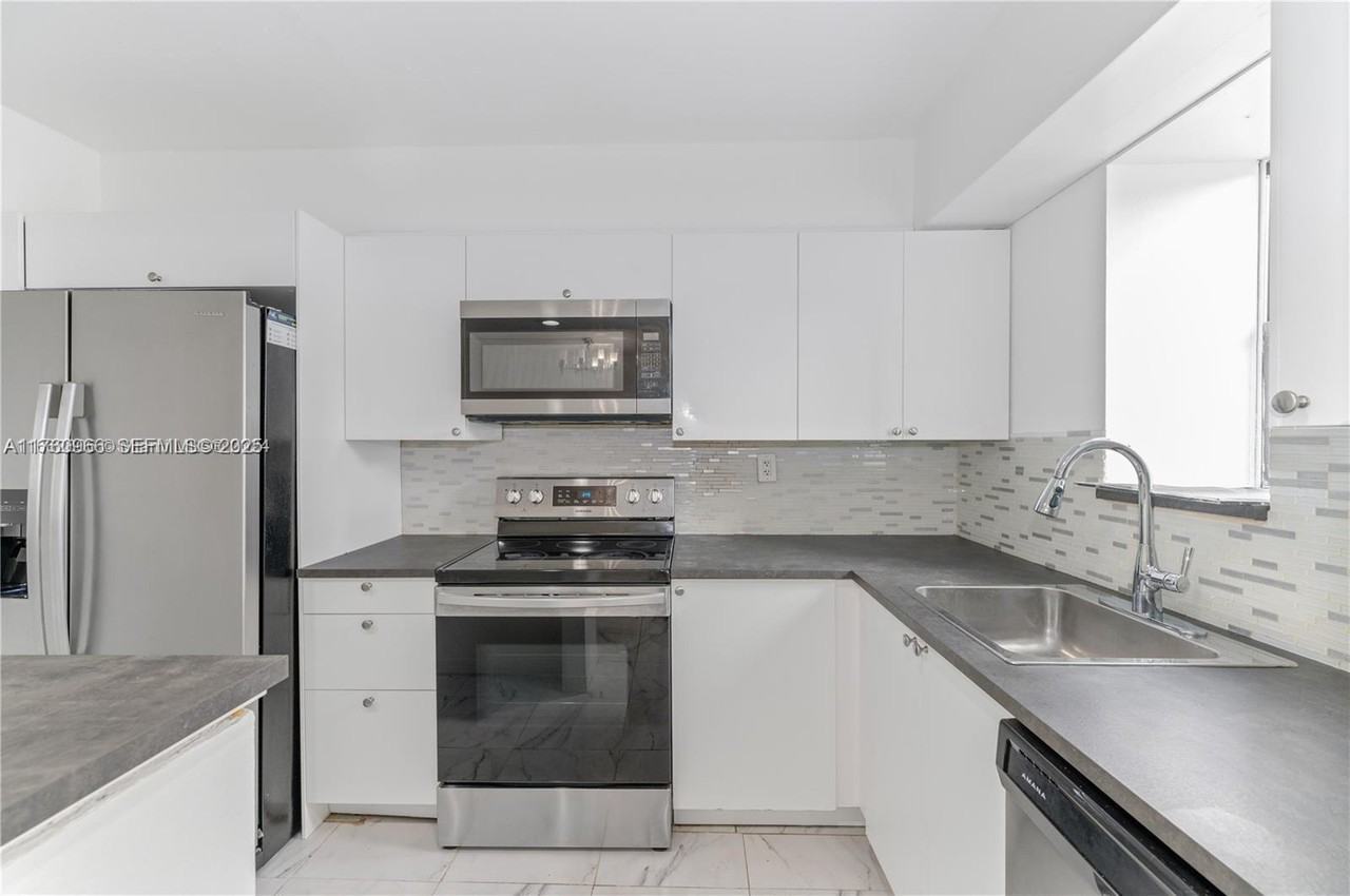 20301 Northeast 30th Avenue #308 - Photo 2 of 9