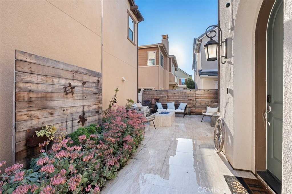 3 Lavanda St - Photo 3 of 40