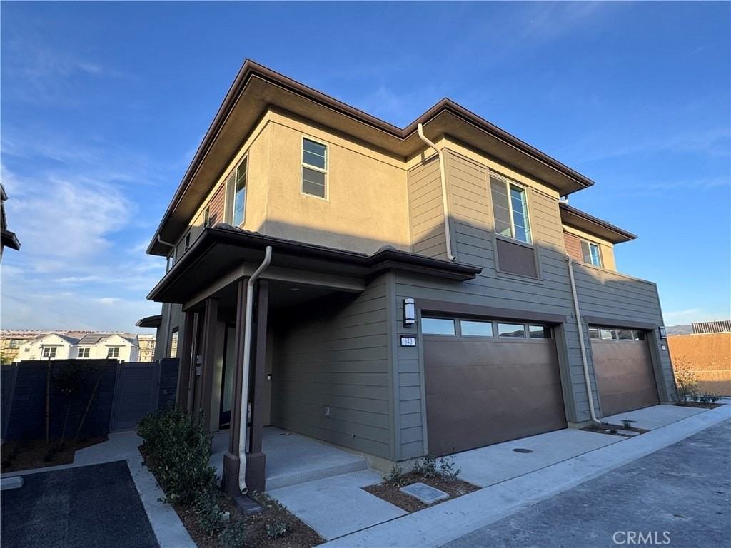 640 Cornelia Way - Photo 2 of 18