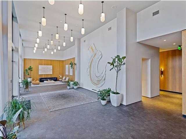 1001 Julia St #9B - Photo 3 of 23