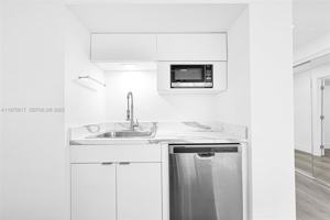 featured image of 1000 West Avenue #224