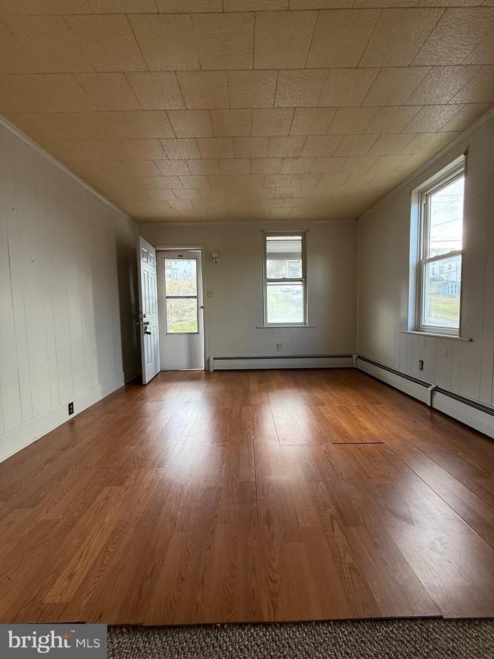 1701 Mohawk St - Photo 4 of 11