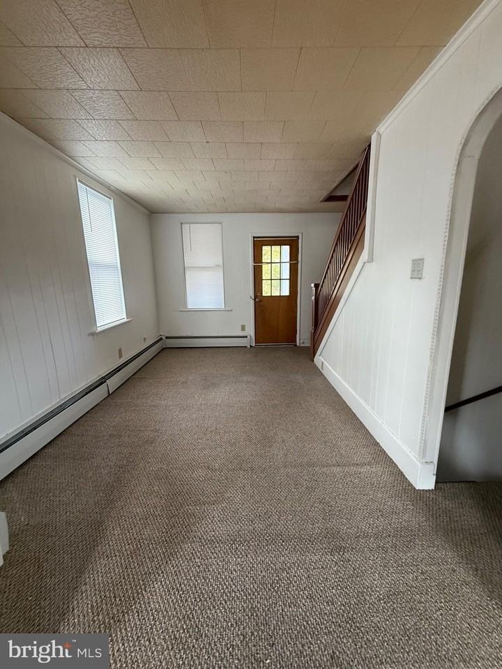 1701 Mohawk St - Photo 5 of 11