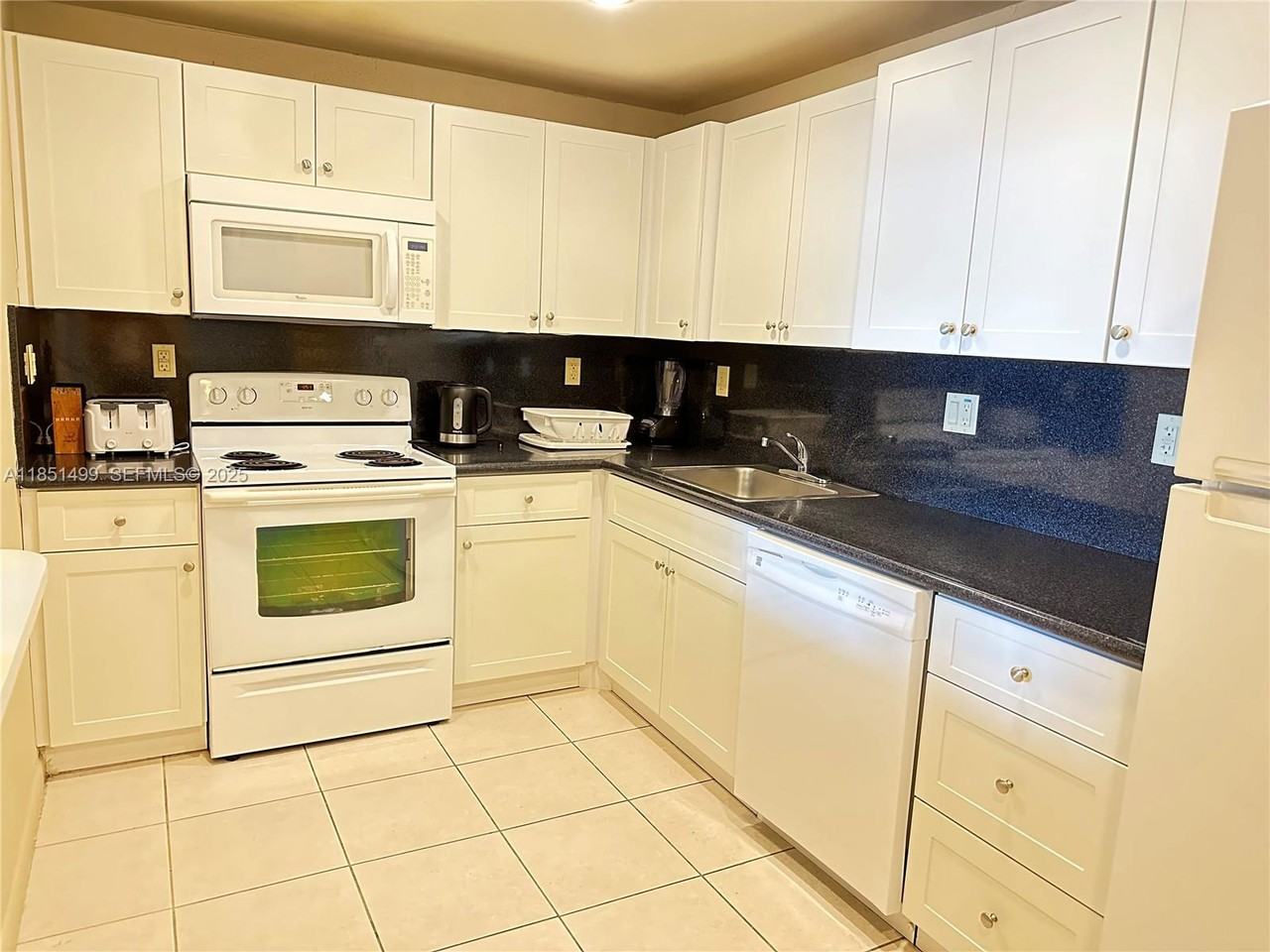 19390 Collins Avenue #1401 - Photo 6 of 25