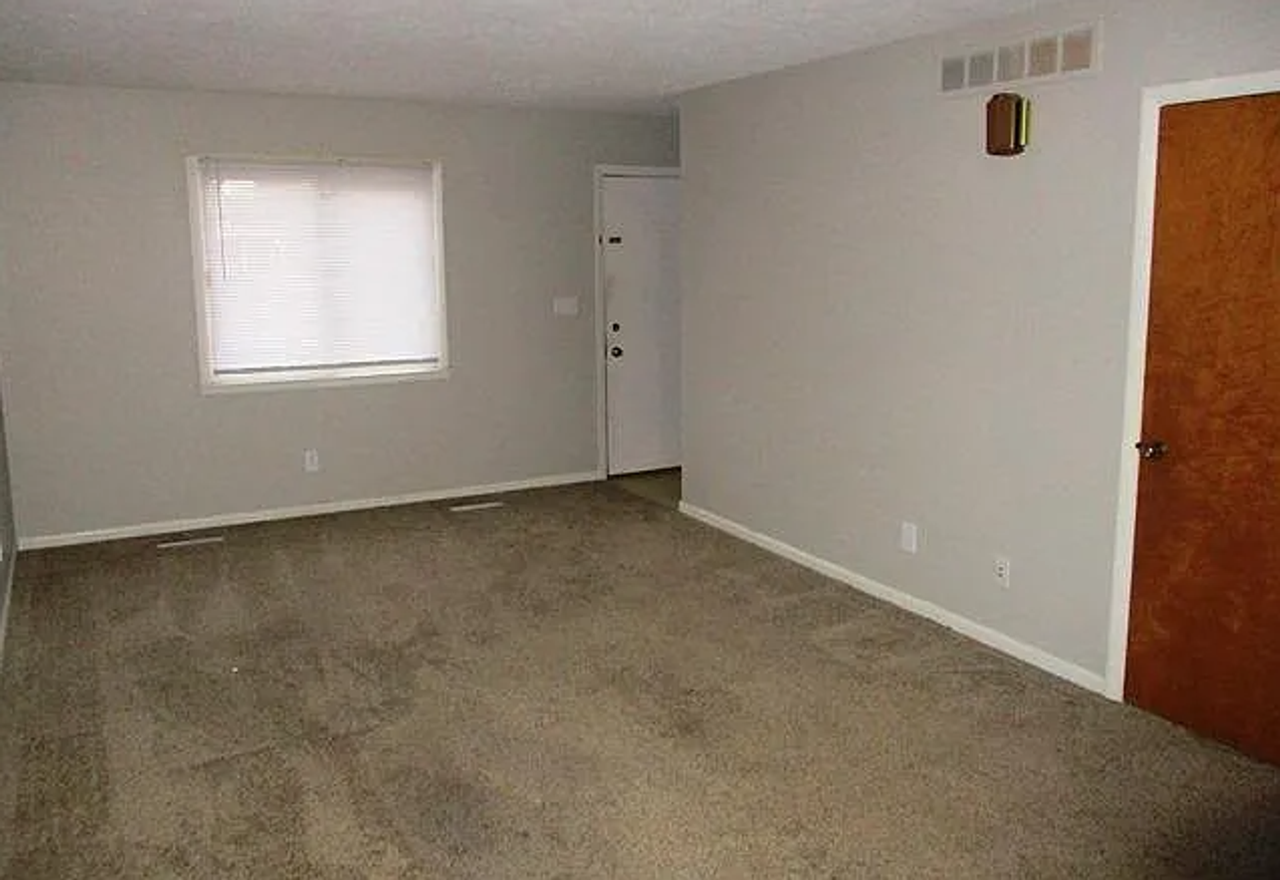 1620 Bryan - Photo 4 of 8