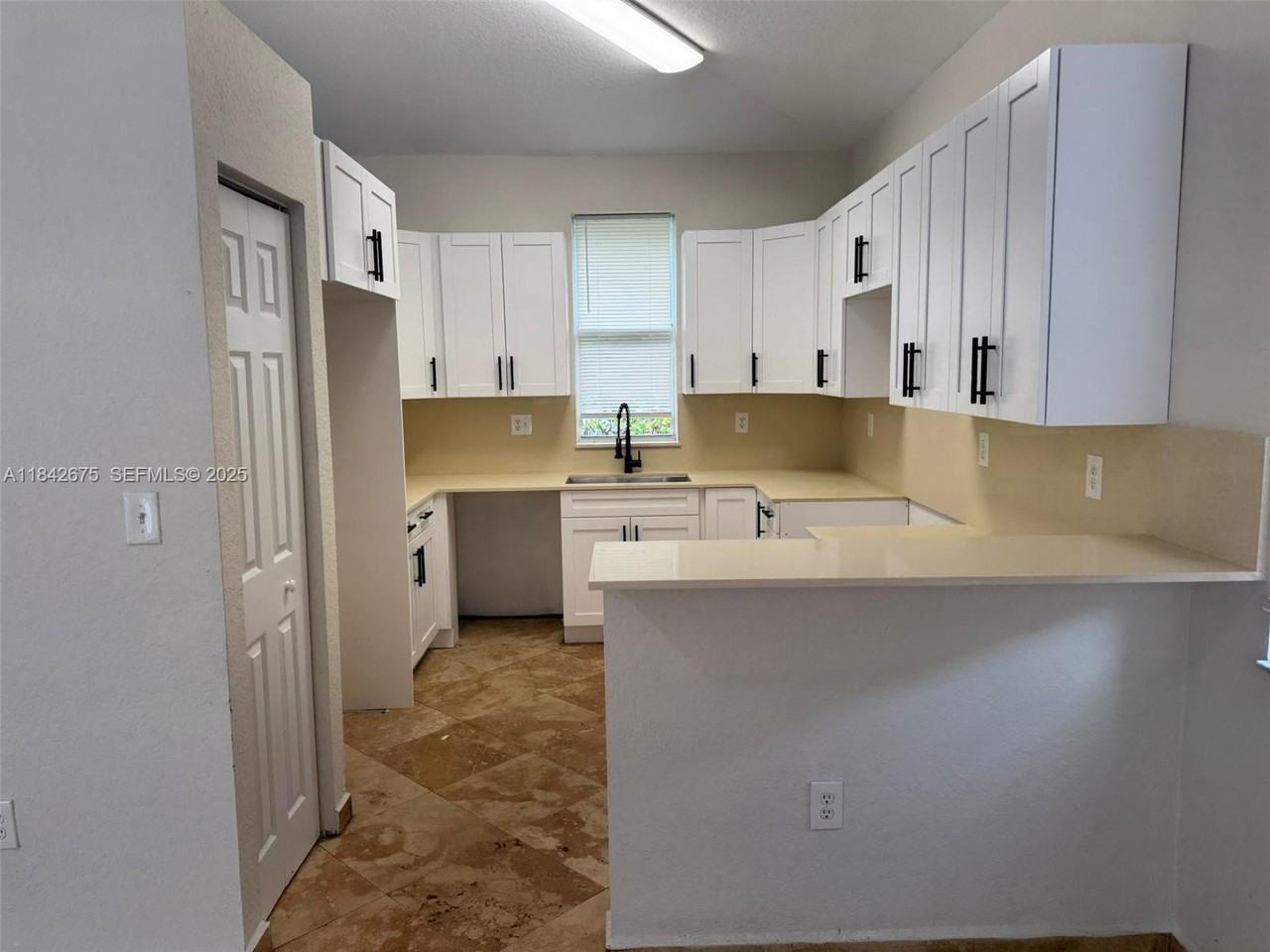 21733 Ingraham Avenue Road #21733 - Photo 5 of 23