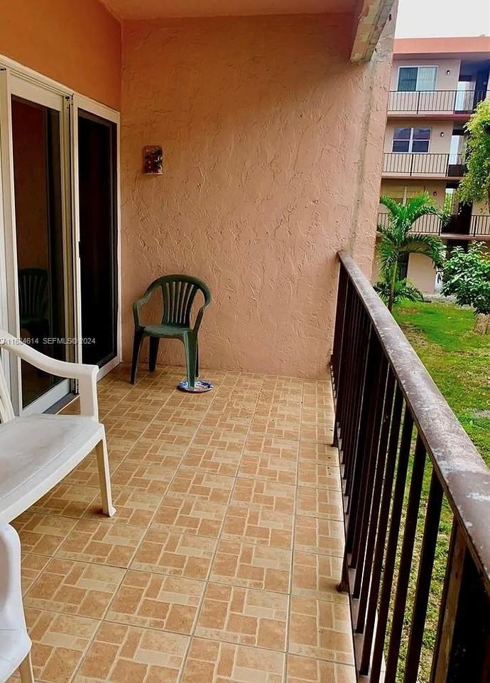 1900 West 68th Street #D205 - Photo 5 of 6