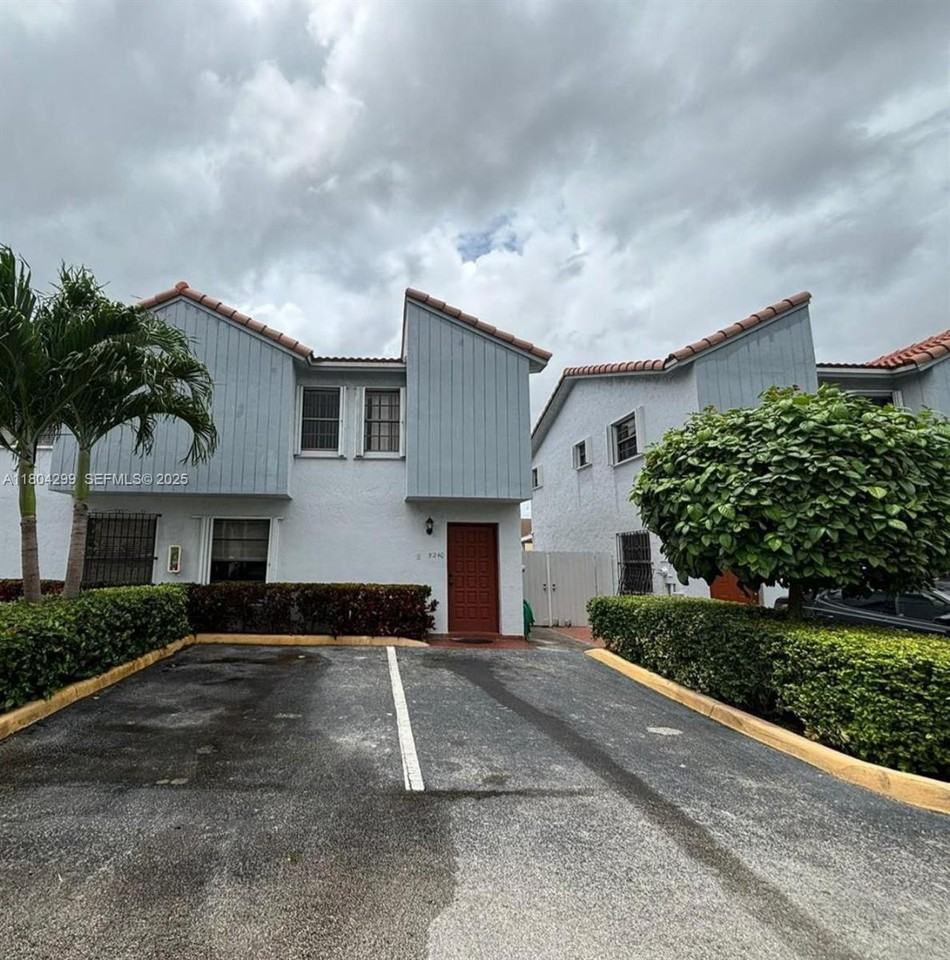 5240 West 24th Court #5240 - Photo 5 of 13