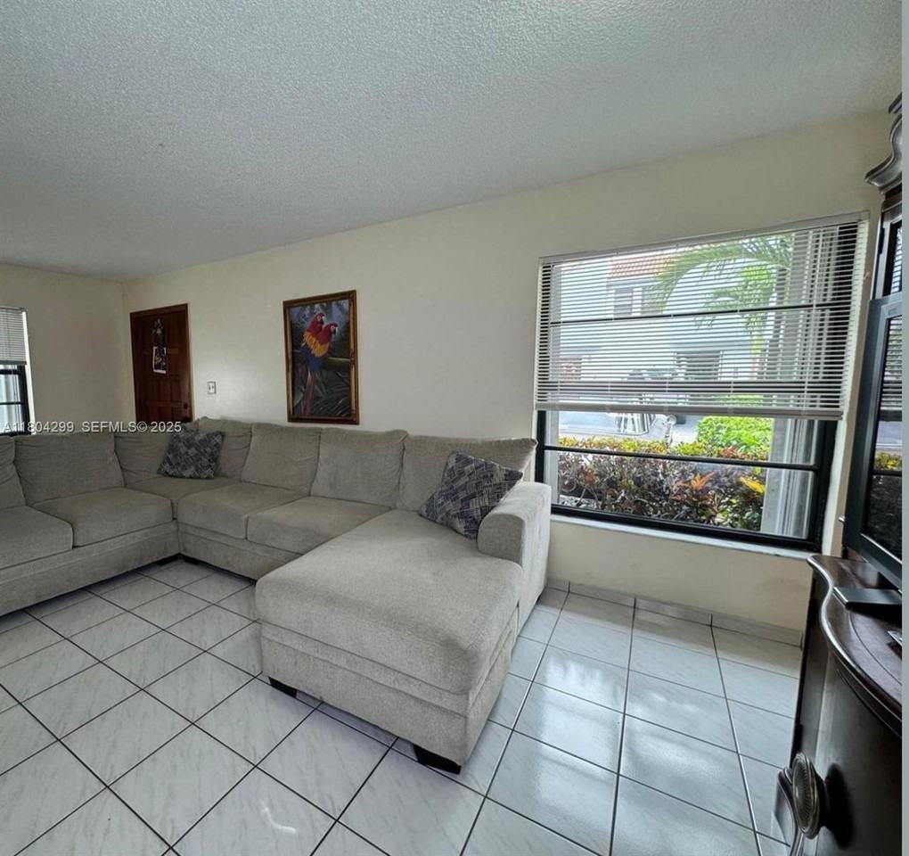 5240 West 24th Court #5240 - Photo 7 of 13