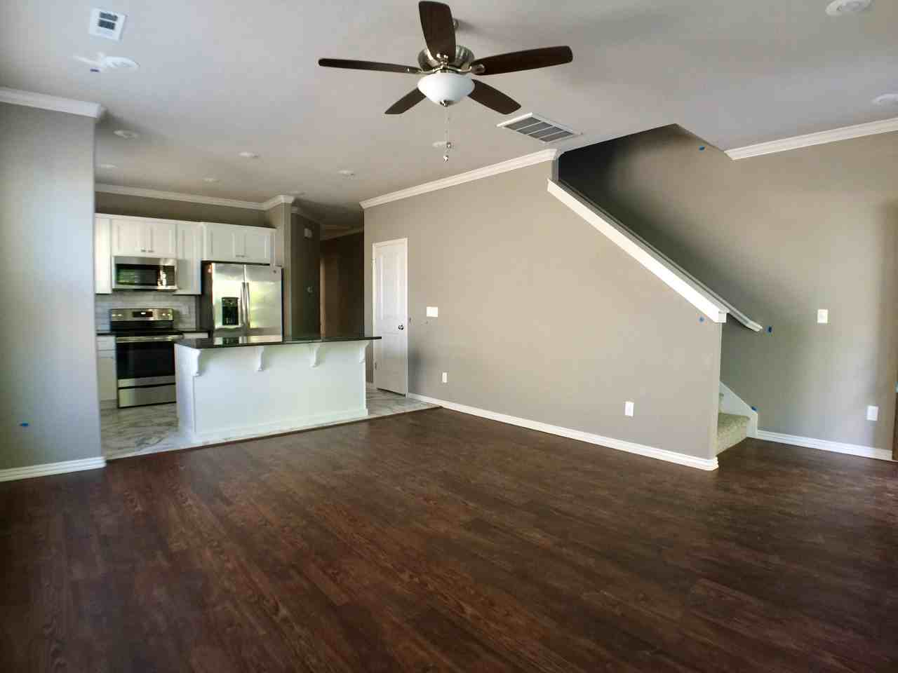 393 S Hill Ave - Photo 2 of 9