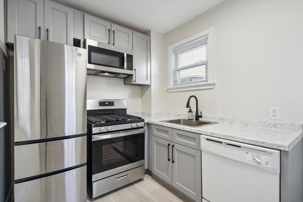 1730 Memphis St - Photo 7 of 19