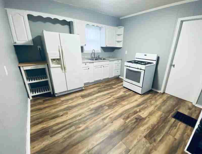 1103 N 8th St #5 - Photo 2 of 10