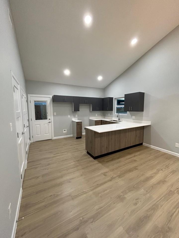 2604 Mockingbird Rd #4 - Photo 2 of 13