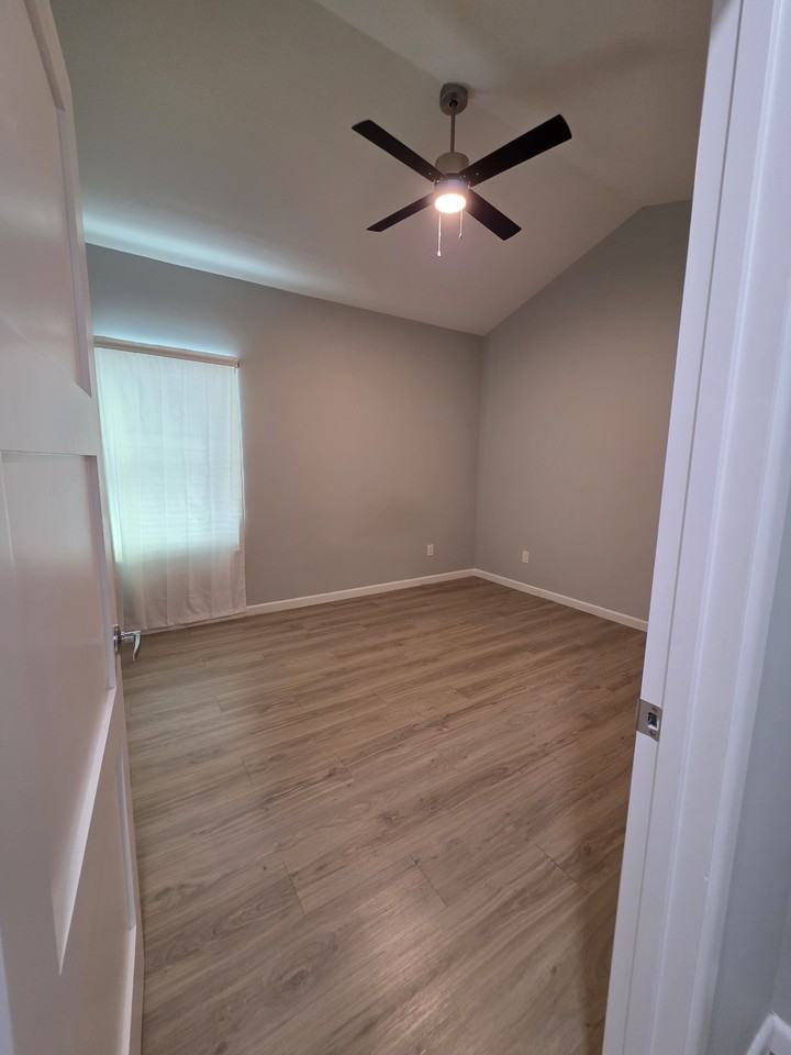 2604 Mockingbird Rd #4 - Photo 4 of 13