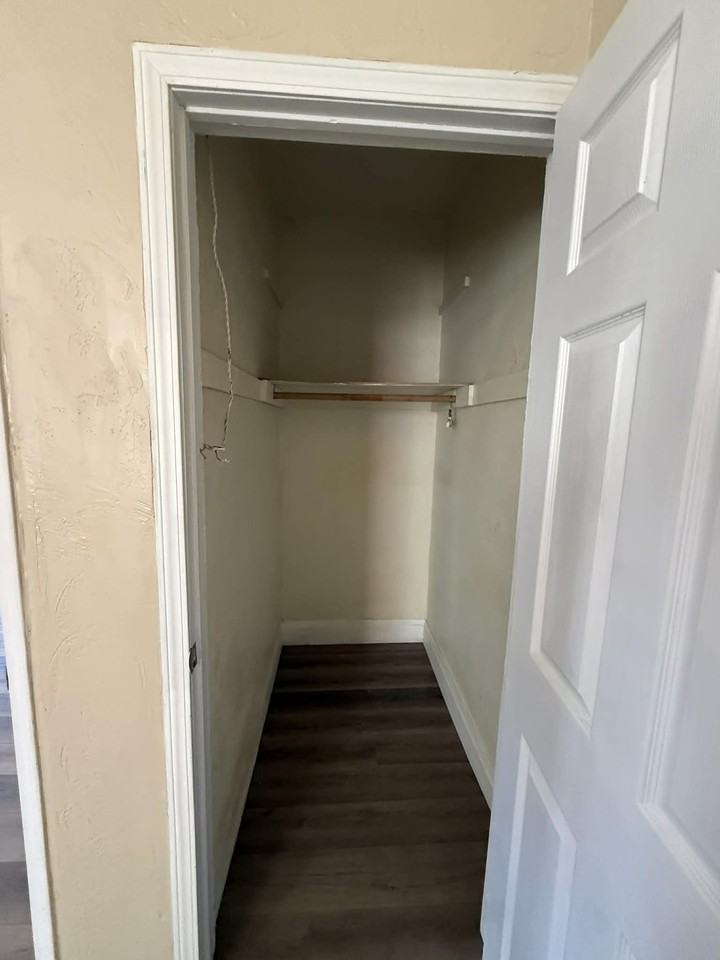 2218 S Taylor St #3 - Photo 5 of 9