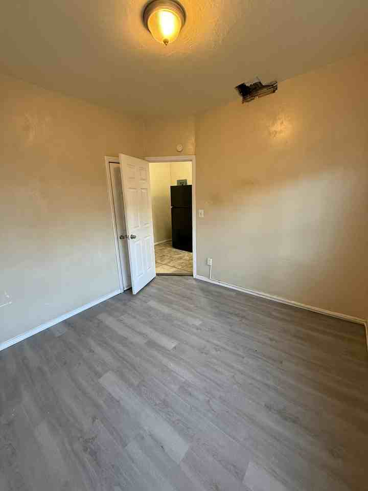 2218 S Taylor St #3 - Photo 6 of 9